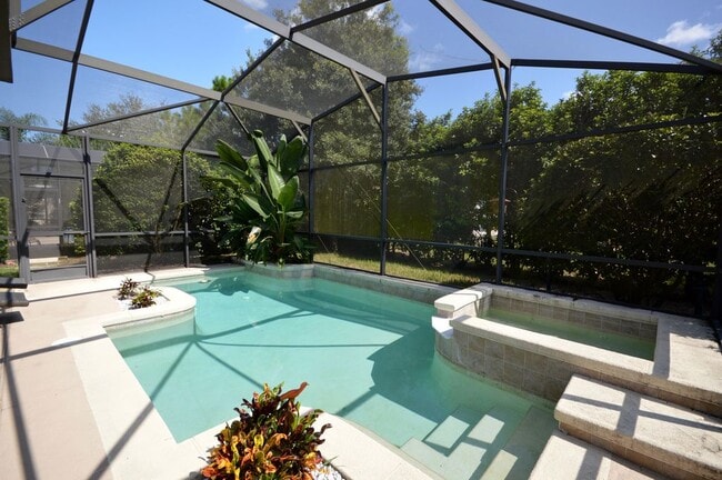 Building Photo - 610 Victoria Hills Dr