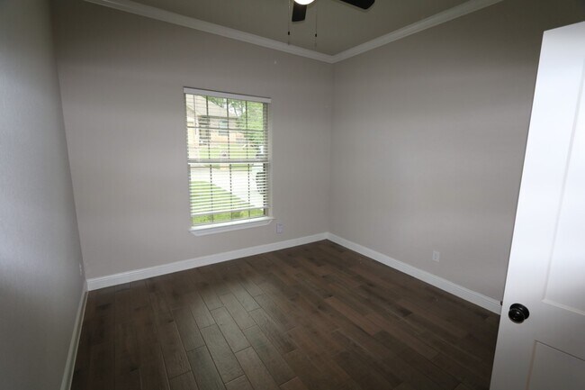 Building Photo - 150 Harbour Town Cir