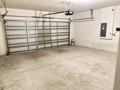 Building Photo - 4965 NE 14th Pl