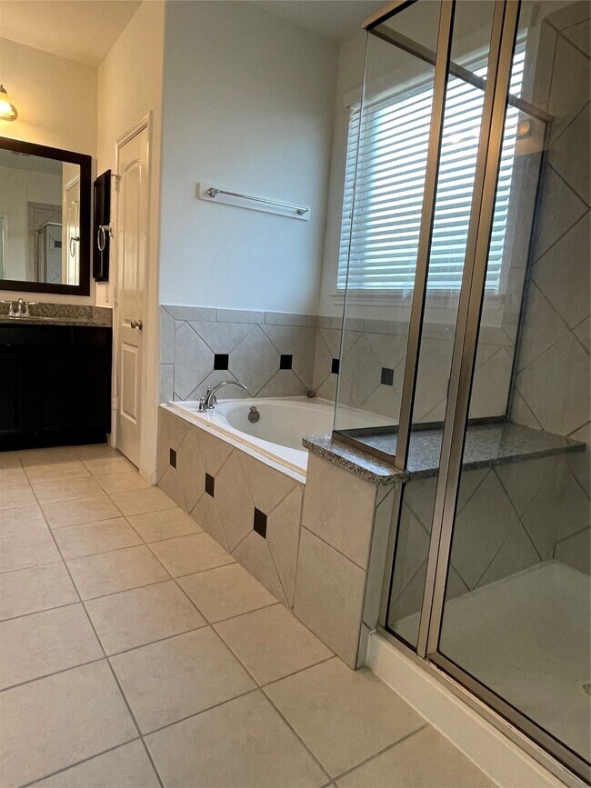 Building Photo - 5311 Auburn Key Ct