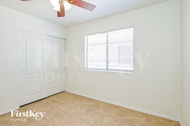 Building Photo - 2367 W Rousseau St