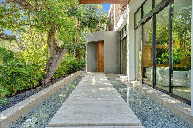 Building Photo - 240 Ocean