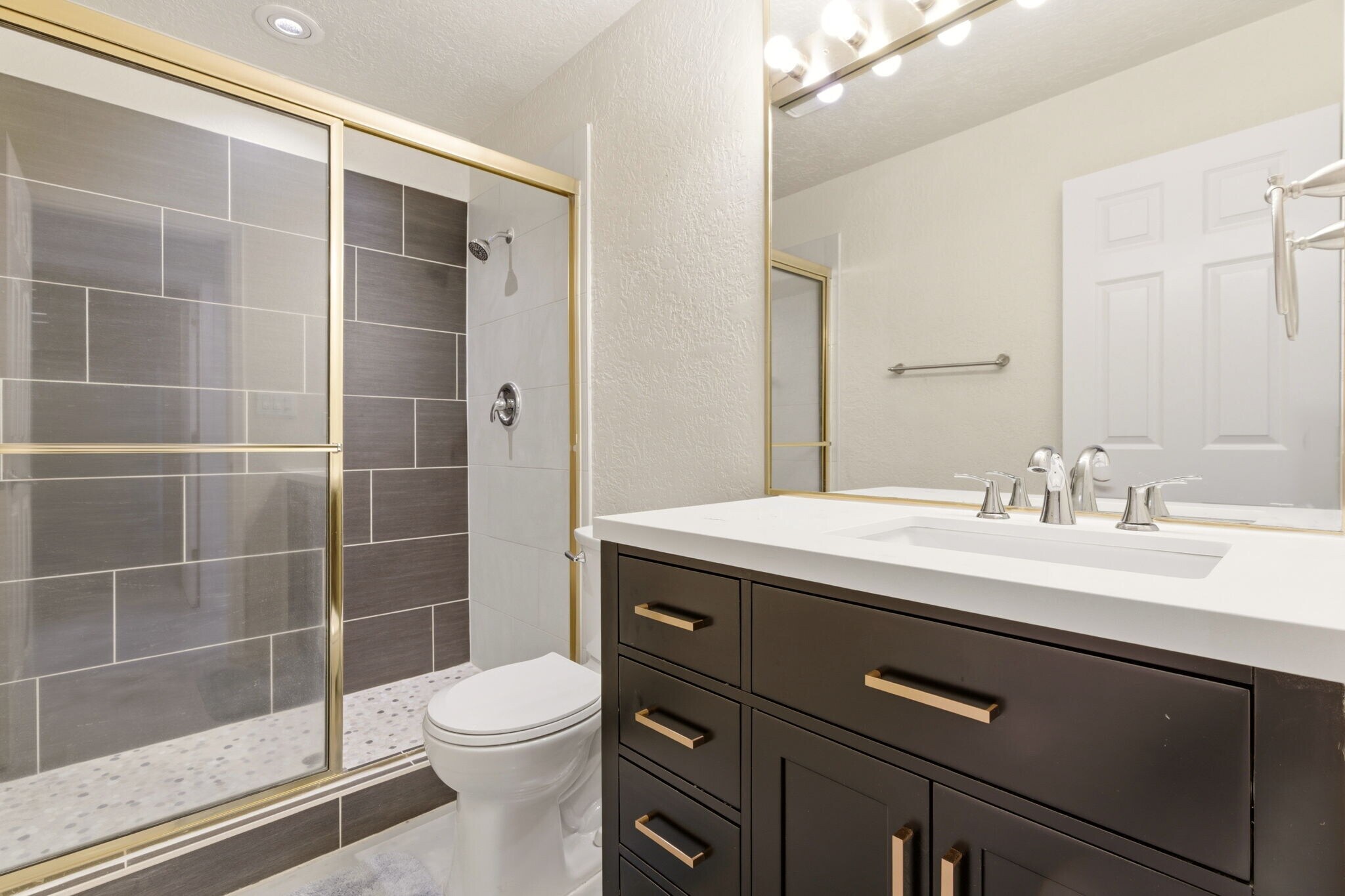 Building Photo - 9706 Tanoan Dr NE