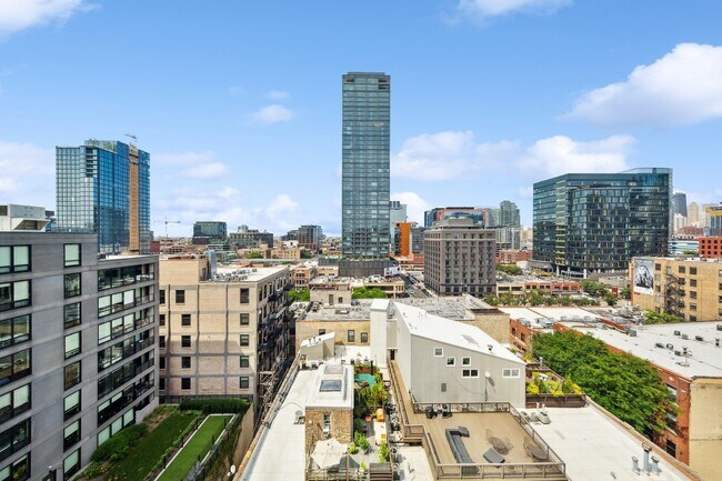 Building Photo - 900 W Washington Blvd