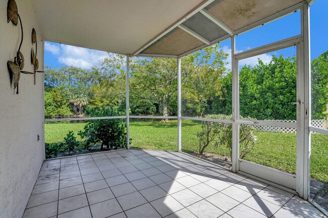 Building Photo - 1022 Island Manor Dr