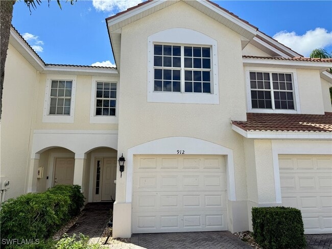 Building Photo - 912 Hampton Cir
