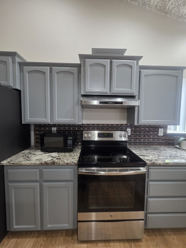 Building Photo - 4373 Hearth St NE