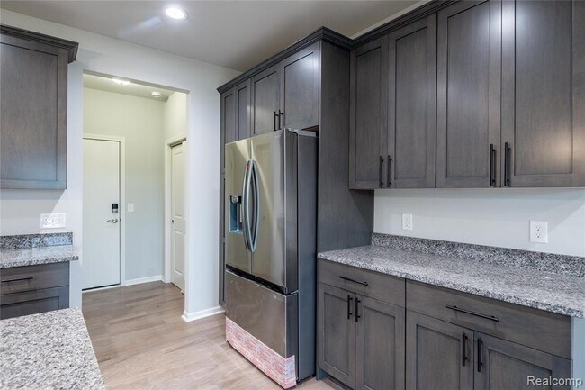 Building Photo - 24180 Liberty Hill Dr