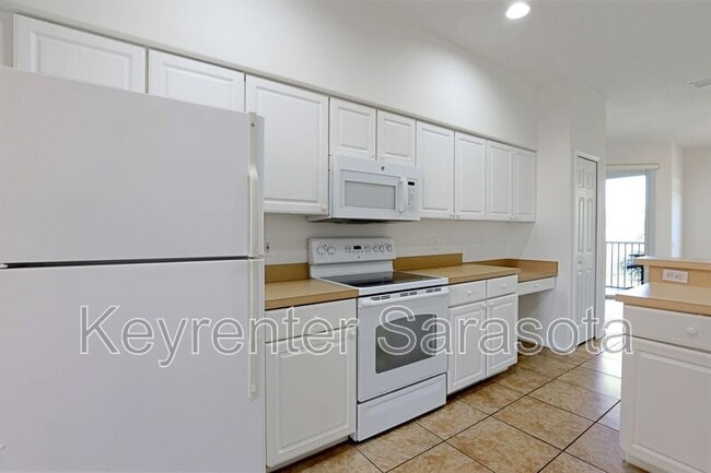 Building Photo - 4480 Streamside Ct