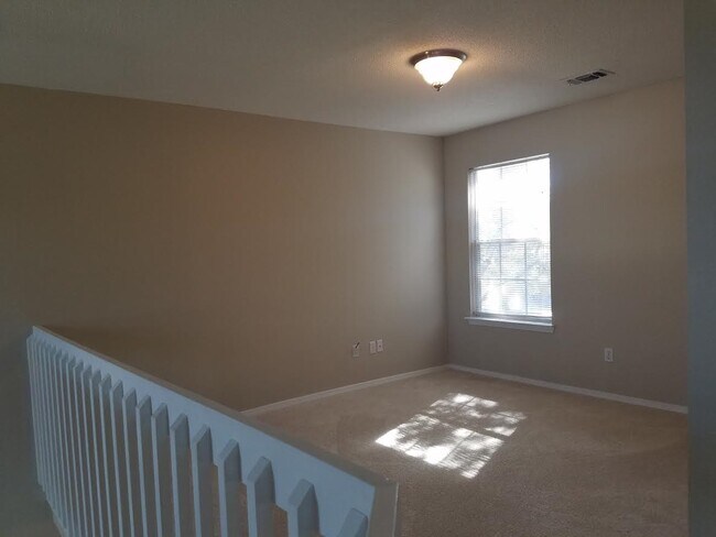 Building Photo - 109 Mirabelle Cir