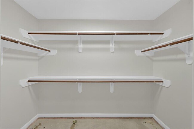 Building Photo - 22727 Bridgewater Dr