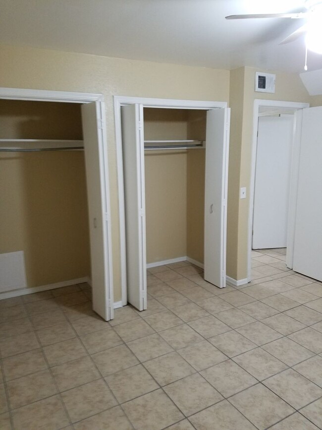 Building Photo - 2 Bedroom, 1.5 Bathroom 1st Floor Condo wi...