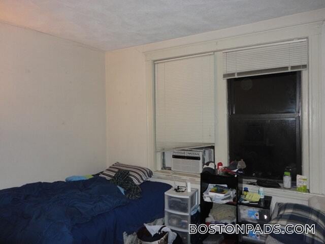 Building Photo - 451 Park Dr