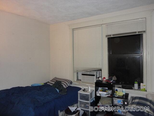 Building Photo - 451 Park Dr