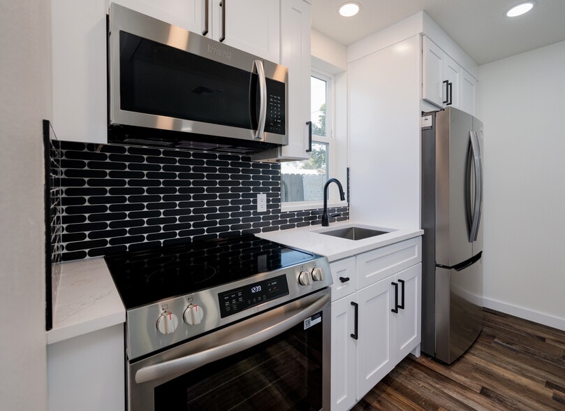 Building Photo - 4825 5th St N