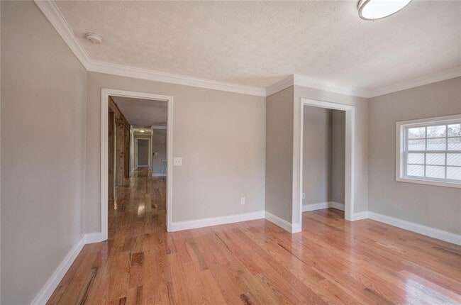 Building Photo - 838 Spring Place Rd NE