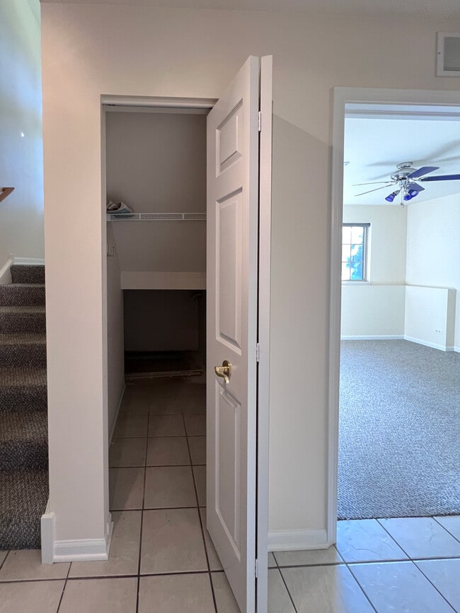 Building Photo - 554 Prestwick Ln