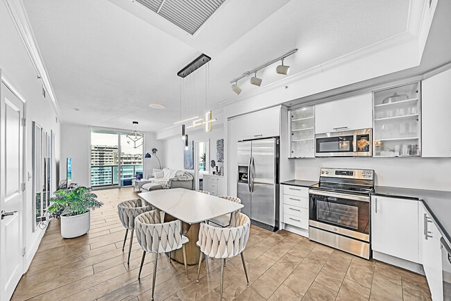 Primary Photo - 1945 S Ocean Dr