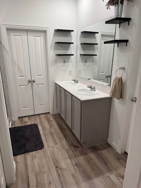 Building Photo - 1219 Smoketree Ln