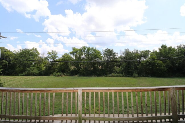 Building Photo - 215 Elkchester Cir