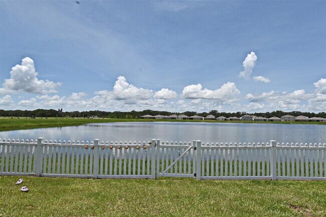 Building Photo - 1790 Southfork Dr