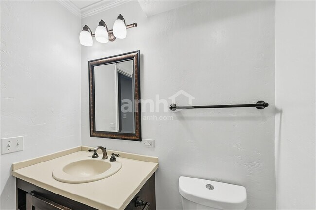 Building Photo - 1811 Mandan Village Dr