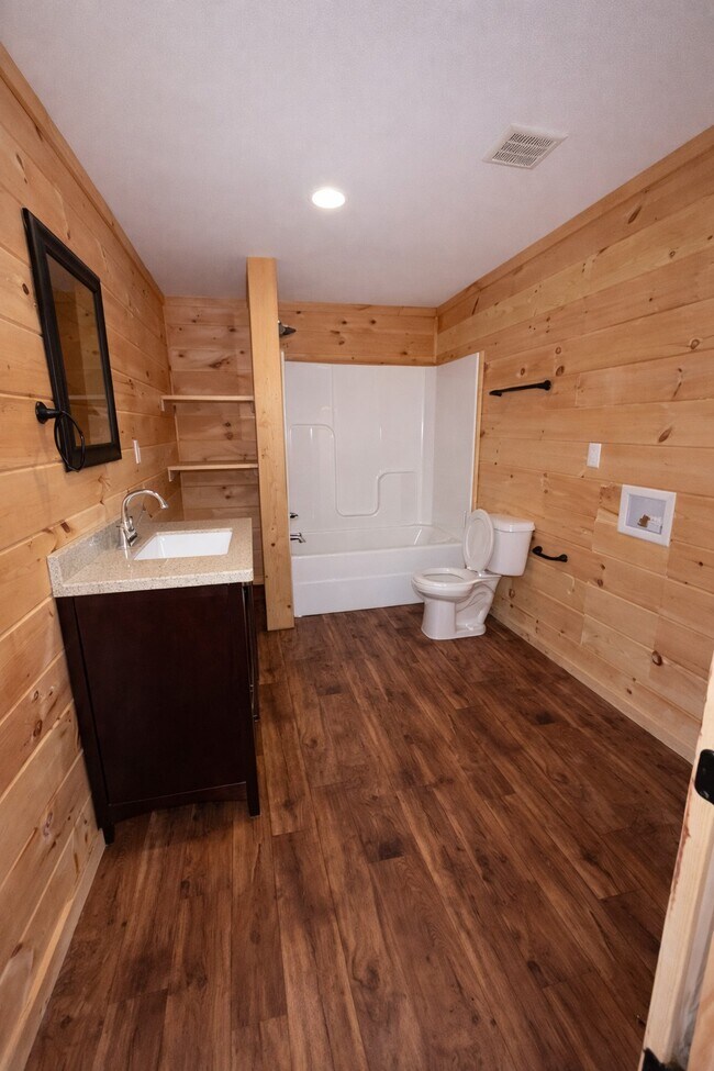 Building Photo - 73 Redbud Trl