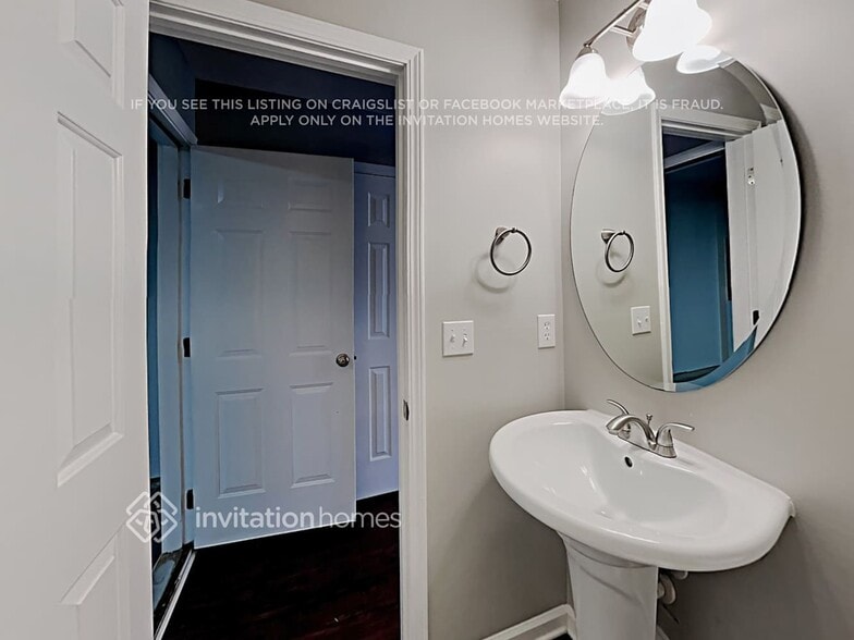 Building Photo - 607 Pebblestone Dr