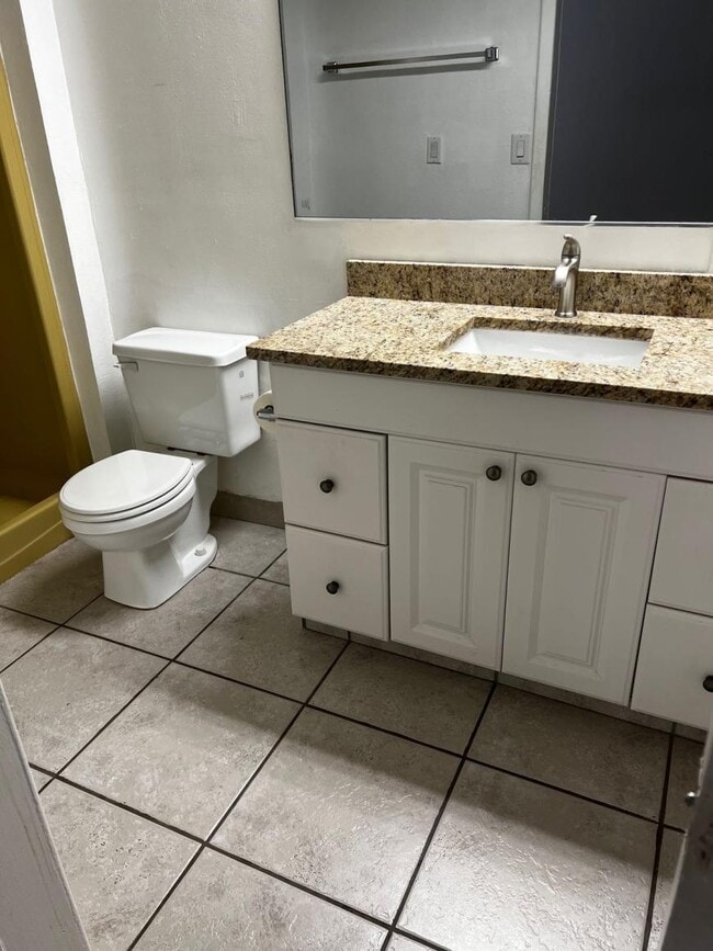 Building Photo - 4.0 bedroom in St. Petersburg Florida 33703