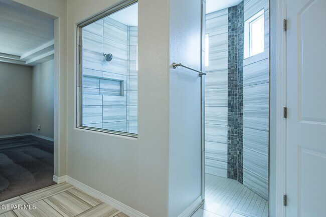 Building Photo - 2621 Mike Price Dr