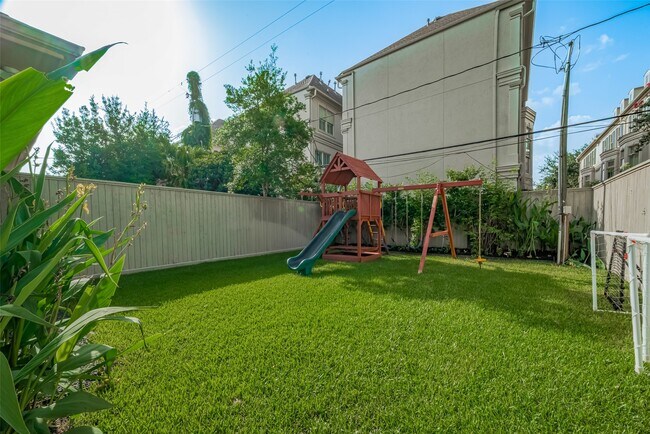 Building Photo - 4006 Lanark Ln