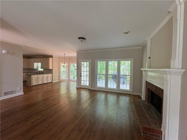 Building Photo - 10575 Aviary Dr