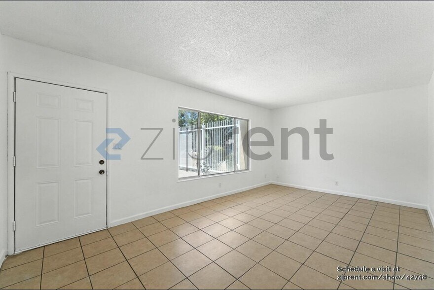 Building Photo - 132 W 18th St