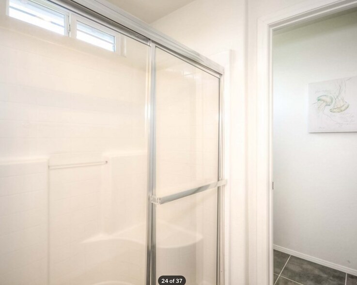 Master Bathroom/Restroom - 1400 Cobblestone Ln