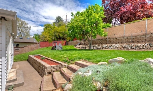 Building Photo - 1865 S Spring Creek Dr