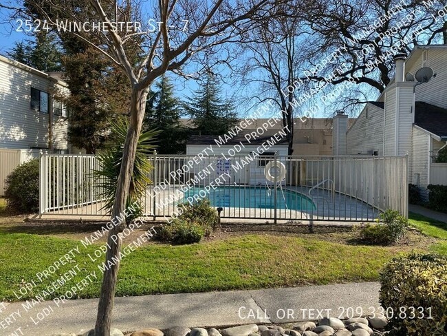 Building Photo - 2524 Winchester Dr