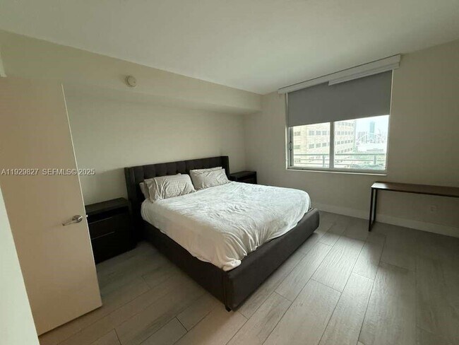 Building Photo - 325 S Biscayne Blvd