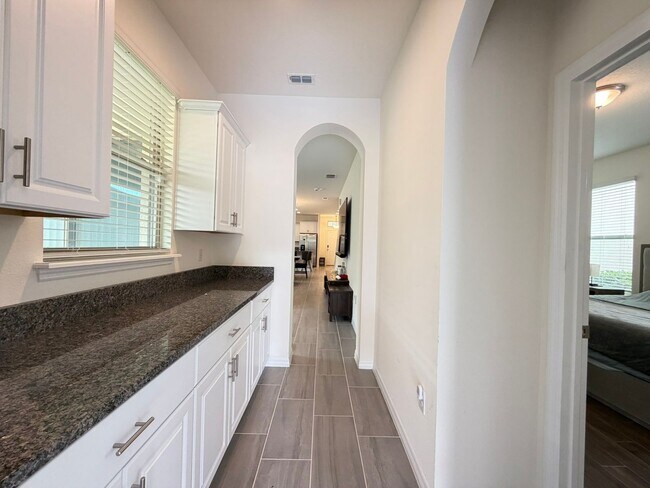 Building Photo - Perfect Home waiting for you! FULLY FURNISHED!