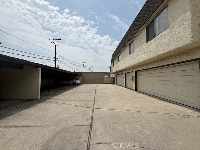 Building Photo - 914 Fairview Ave