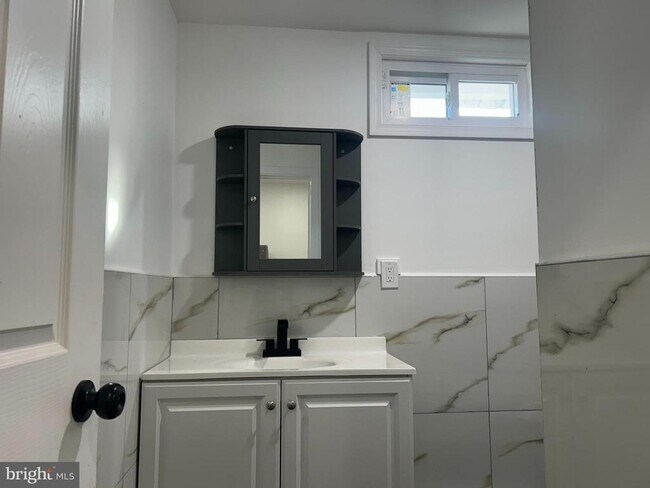 Building Photo - 222 W Patterson St