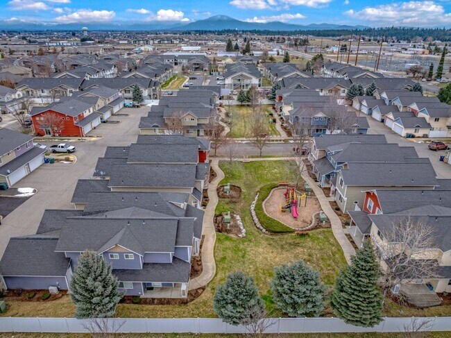 Building Photo - 3324 E Garrin Ct