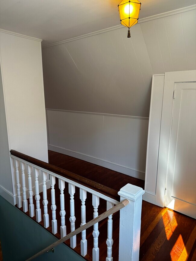 Building Photo - 96 Adams St