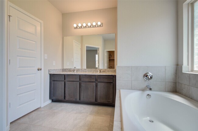 Building Photo - 8403 Baywatch Cir
