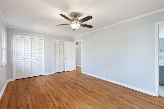 Building Photo - Spacious 4bd/2.5ba Ranch w/ Two-Car Garage & Large Basement and Screened Porch!