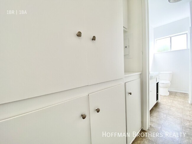 Building Photo - 915 N Spaulding Ave