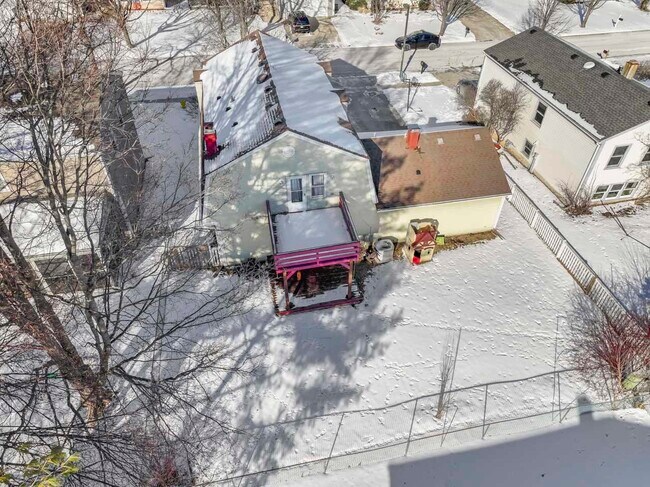 Building Photo - 9 Edgewood Rd