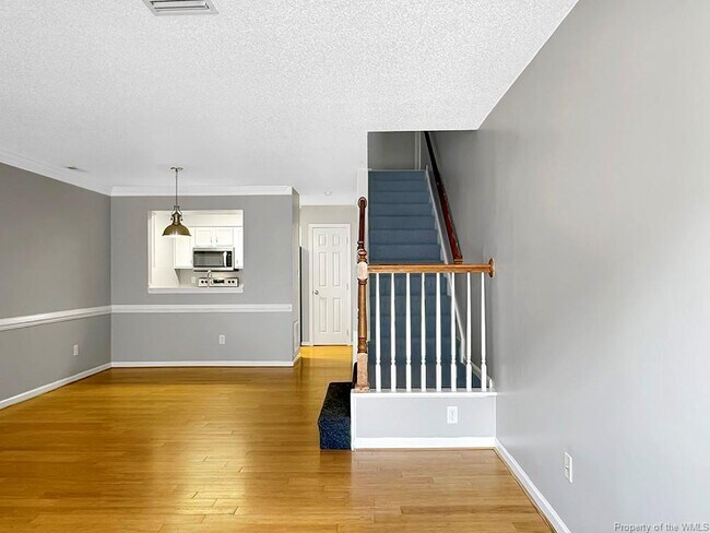 Building Photo - 805 Settlement Dr
