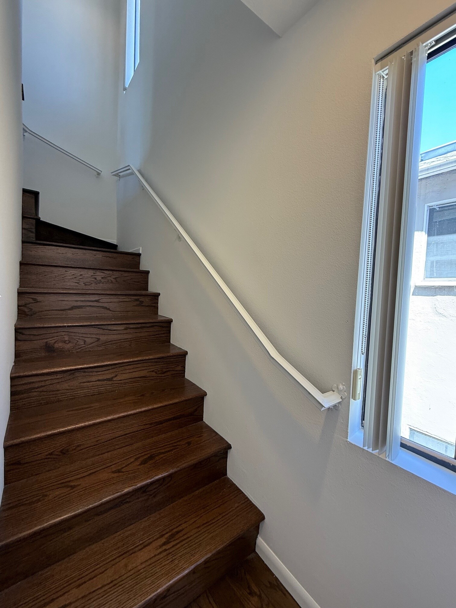Stairs to upstairs bedrooms - 10330 Riverside Dr
