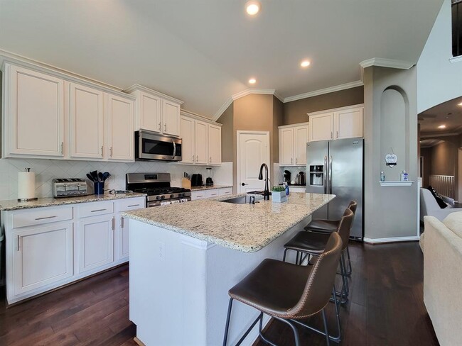 Building Photo - 22902 Henderson Row Dr