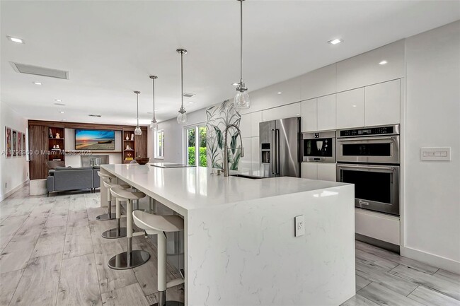 Building Photo - 12895 SW 75th Ave